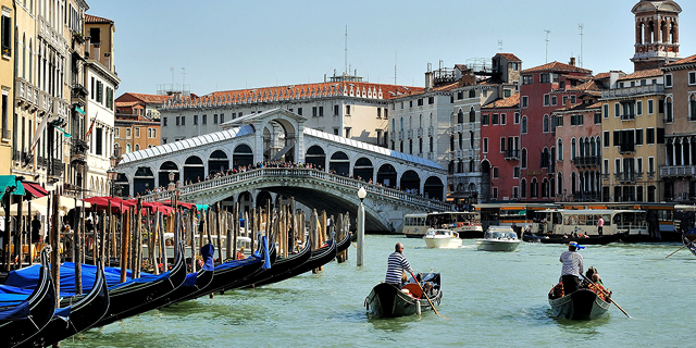 ונציה בולמת את פגעי ענף התיירות: לא תאשר פתיחת בתי מלון חדשים במרכז העיר