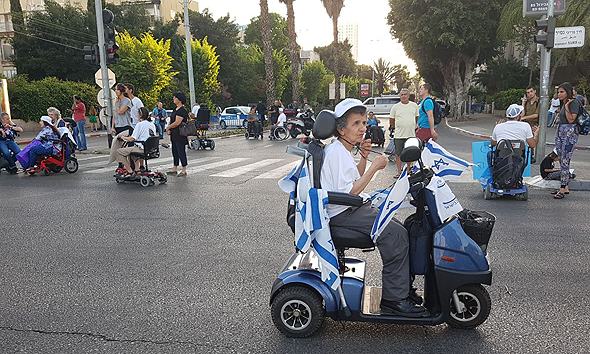 בעלי נכות מפגינים בתל אביב ביוני