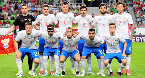 נבחרת רוסיה בגביע הקונפדרציות. במונדיאל 2014 רוסיה הודחה במונדיאל כבר בשלב הבתים, לאחר שסיימה שני משחקים בתיקו והפסידה בשלישי.