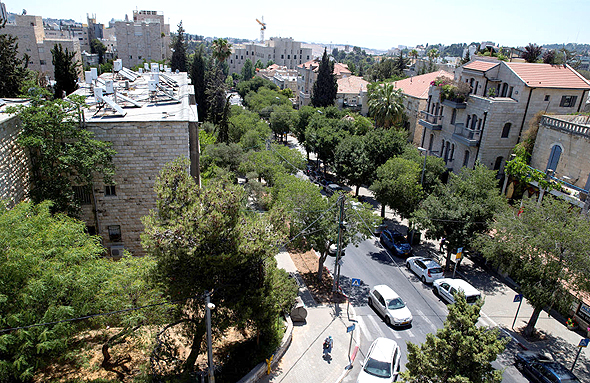 רחוב ז'בוטינסקי בשכונת טלביה בירושלים