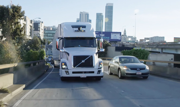 המשאית של אובר עולה על הכביש, צילום: יוטיוב