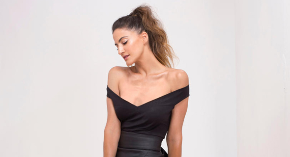 חגית טסה ואיתי בצאלאלי. גופיה - 290 שקל. חצאית - 430 שקל