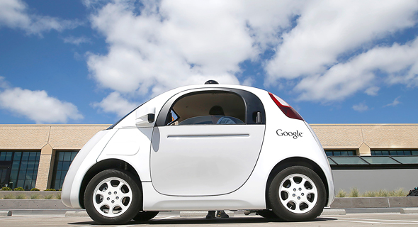 מכונית אוטונומית של גוגל. “אנחנו מנסים לגרום לבינה המלאכותית להיות טובה יותר מאיתנו”, צילום: איי פי