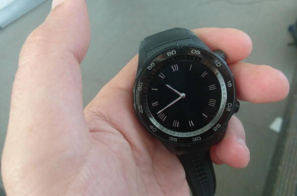 עיצוב אגרסיבי. Huawei Watch 2