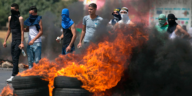 הרוג פלסטיני שלישי בעימותים באזור ירושלים