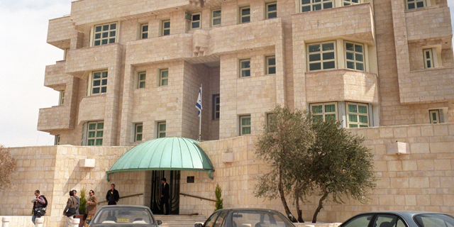 אנשי השגרירות בירדן, כולל המאבטח שירה, שבו לישראל
