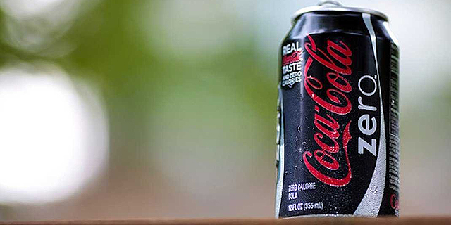 קולה זירו. משקאות המכילים תחליפי סוכר לא יסומנו, אך גם לא יקבלו מדבקה ירוקה, צילום: vox efx/flickr
