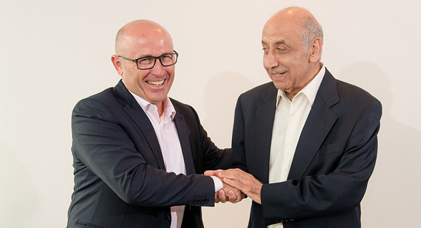 Skoda CEO Bernhard Maier (left) and Champion Motors chairman Itzhak Swary (right)