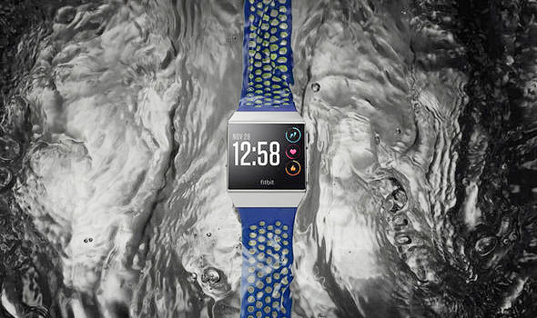 השעון החכם של Fitbit - שחייה, מוסיקה ושיחות