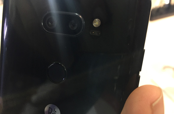 LG V30 פאבלט 5, צילום: עומר כביר
