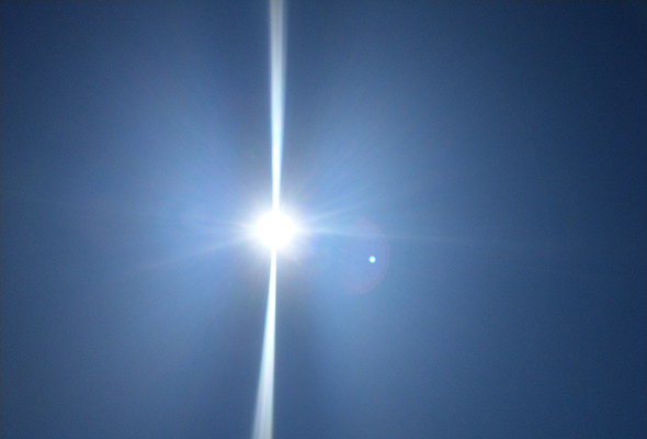 מצלמת ה-U11 בצילום של השמש בצהרים