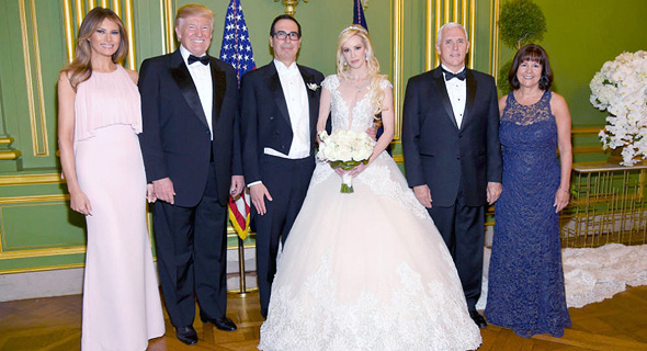 החתונה של סטיבן מנוצ'ין ולינטון, בהשתתפות הנשיא, סגנו ונשותיהן