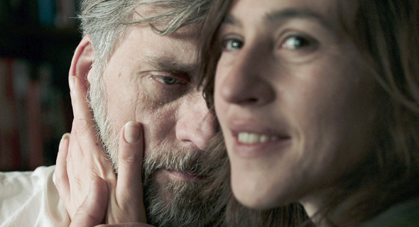 שרה אדלר (מימין) וליאור אשכנזי ב"פוקסטרוט". לפחות חמישה פרסים, צילום: גיורא ביח