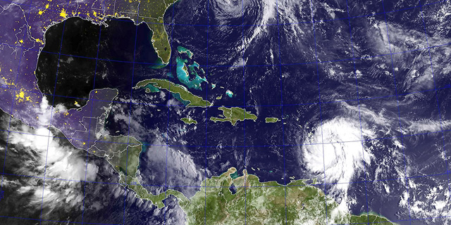 הוריקן &quot;מריה&quot; פגע בקריביים, ראש הממשלה: &quot;עף לי הגג מהבית&quot;