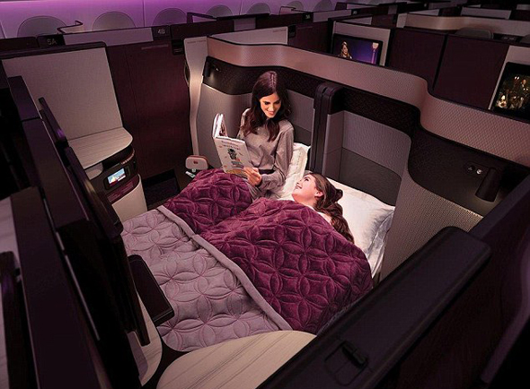 מיטה זוגית במחלקת העסקים של קטאר איירווייז, צילום: Qatar Airways