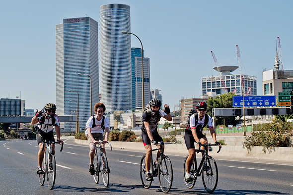 Riding bikes on Yom Kippur in Tel Aviv