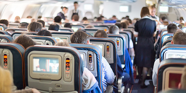 עוד קצת חיסכון: חברות התעופה מעלימות את המסכים האישיים מהמטוסים