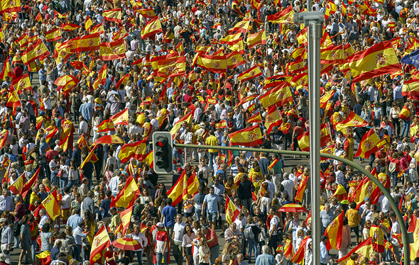 הפגנה במדריד נגד מתן עצמאות לחבל קטלוניה, היום, צילום: גטי אימג