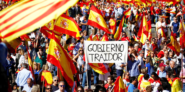 שלושה צעדים שספרד עשויה לנקוט בהם אם קטלוניה תכריז הערב על עצמאות