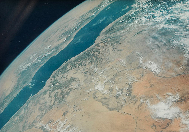 ים סוף והנילוס מהחללית ג'מיני 11, 1966. מחיר משוער: 800-1,200 דולר