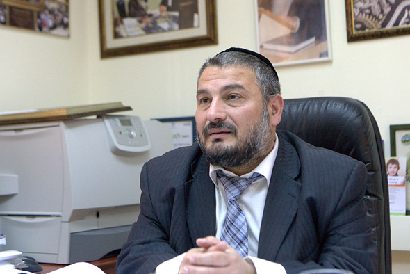 משה אבוטבול, ראש עיריית בית שמש, צילום: עטא עוויסאת
