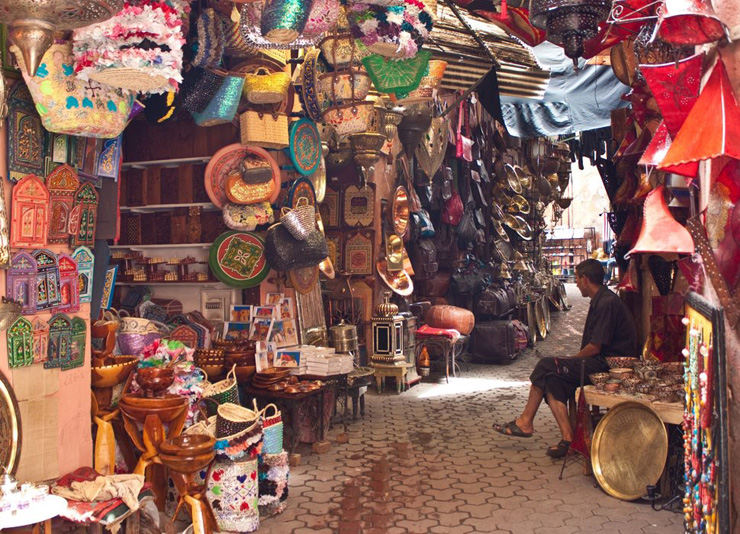 בדרך לחמאם עוצרים להתמקח בשוק. מרוקו, צילום: שאטרסטוק