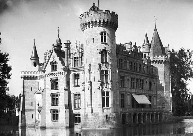 הארמון נבנה במאה ה-13. כך הוא נראה בשיא תהילתו, צילום: Getty