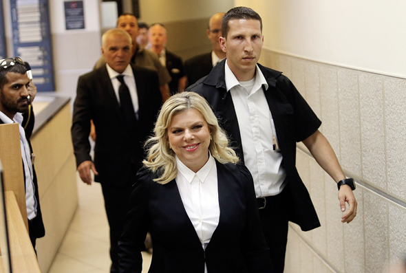 שרה נתניהו מגיעה לבית הדין לעבודה לדיון בתביעה של מני נפתלי נגד מעון רה"מ, במאי 2015
