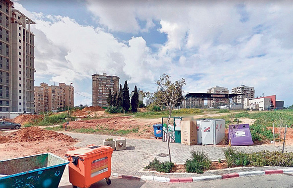 קרקע המריבה בגבעת שמואל. בעלי הקרקע רצו למנות כונס שתעריפיו נמוכים יותר, צילום: Google Streets