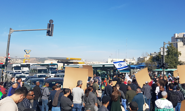 Teva employees blocking a road in Jerusalem. Photo: Omri Milman