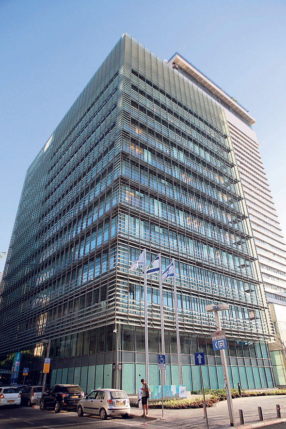 בניין הבורסה לני”ע בתל אביב. בשוק ההון אופטימים בנוגע ל־2021, צילום: אוראל כהן