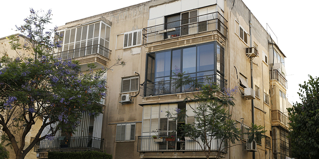  בניין בתל אביב לפני תמ"א 38. אף יזם לא מתכנן לשלם את ההיטל עבור הבעלים , צילום: עמית שעל