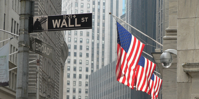 נעילה מעורבת בניו יורק, הבנקים ירדו בחדות, אמזון טיפסה ב-4.7%