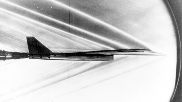 דגם של מטוס הוולקירי במנהרת רוח, צילום: Gizmodo