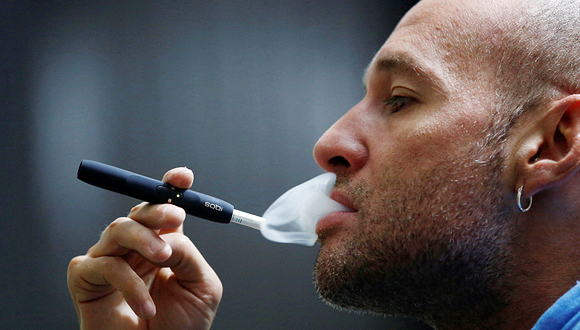 ה-FDA מאיים לאסור על שיווק סיגריות אלקטרוניות