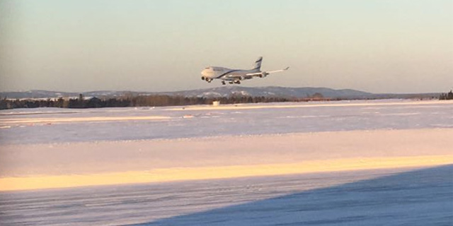 נחיתת החירום של אל על בקנדה: מטוס חילוץ הגיע לקחת את הנוסעים לישראל