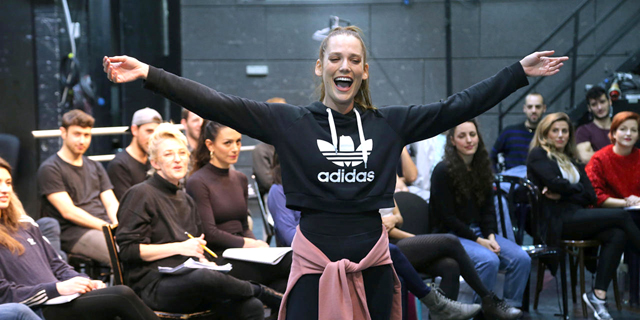 למבוגרים בלבד: דנה פרידר לראשונה בתיאטרון רפרטוארי