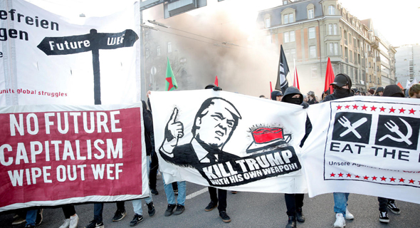 הפגנה נגד טראמפ והפורום הכלכלי בשבוע שעבר בברן, שוויץ