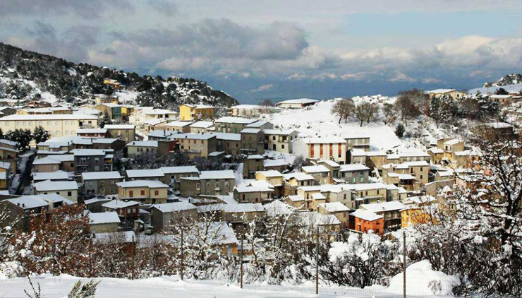 הכפר אולולאי בחורף, צילום: Ollolai comune proloco