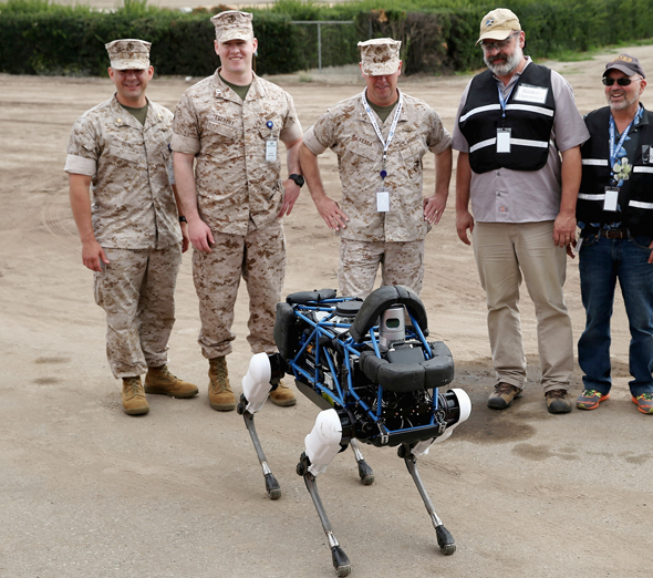ספוט, רובוט דמוי כלב של בוסטון דיינמיקס. הרשת געשה מסרטון שבו עובדי החברה בעטו בו 