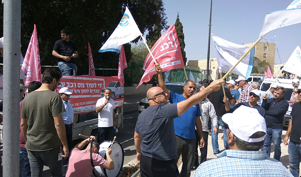 ההפגנה של מפעלי רכבי עבודה, צילום: העמותה לשווי מס רכב הוגן