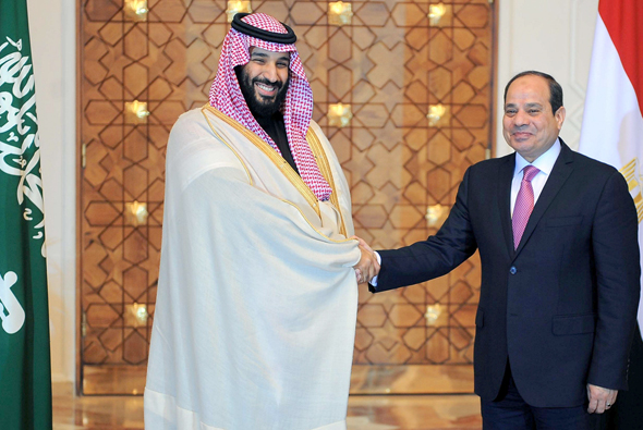 הנשיא המצרי עבד אל פתח א סיסי ויורש העצר הסעודי מוחמד בן סלמן 