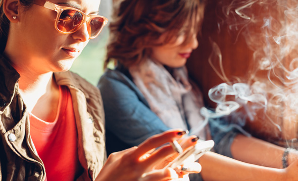 Smoking teenagers. Photo: Shutterstock