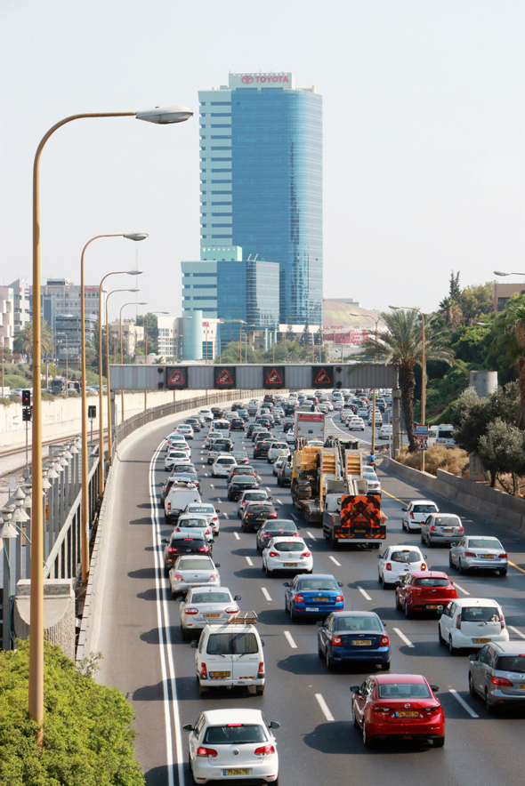 Traffic jam, Tel Aviv. Photo: Dana Kopel