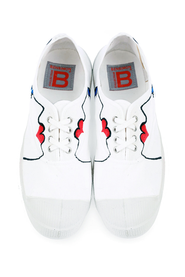 נעלי טניס של בנסימון. 299 שקל. להשיג באתר aka-online