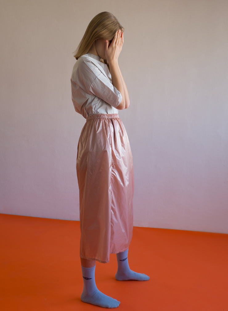 חצאית רוני בר ronibar.com * חולצה אליס דהן לשיין, מסריק 12, תל אביב * גרביים אוסף פרטי 