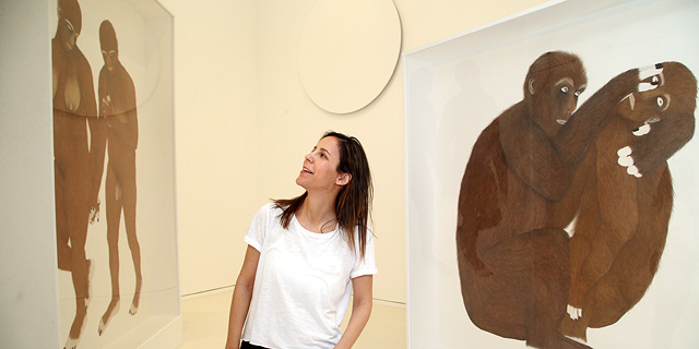 אדם אחרי קוף: תערוכה של מורן קליגר בהרצליה