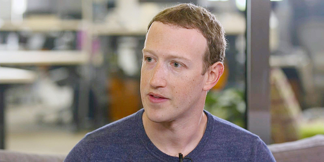 בעל מניות גדול בפייסבוק: צוקרברג צריך לפרוש מכס היו&quot;ר