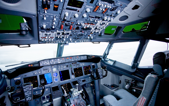 תא טייס של בואינג 737 , צילום: שאטרסטוק