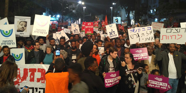 הפגנה נגד גירוש פליטים, כיכר רבין, צילום: חן בריל